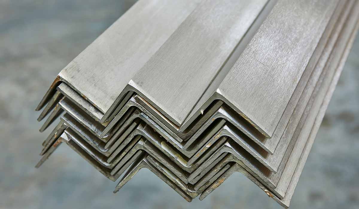 perfiles l de acero para construir escaleras y barandillas